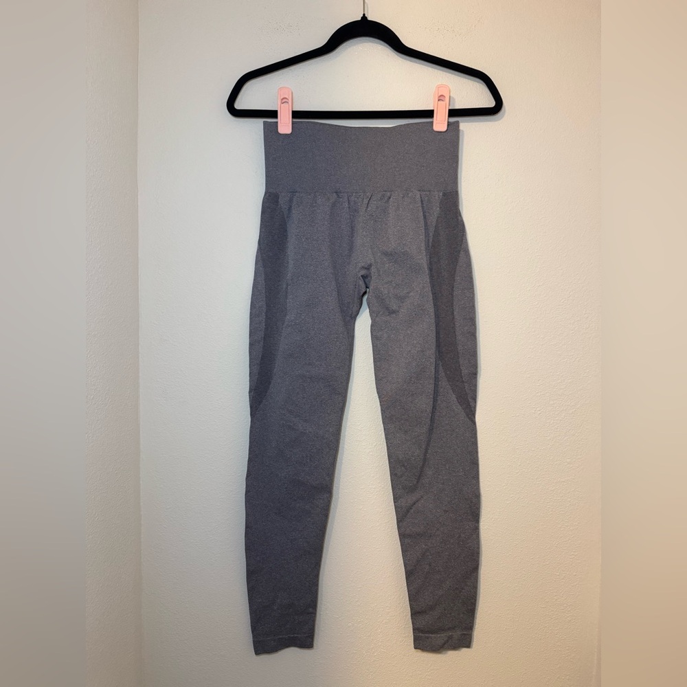 NVGTN Seamless High-Waist Leggings in Grey - Picture 2 of 6